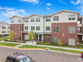 Building Photo - Yugo Corvallis Domain