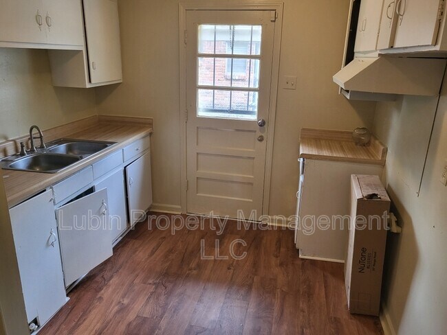 Building Photo - 3553 Clayphil Ave