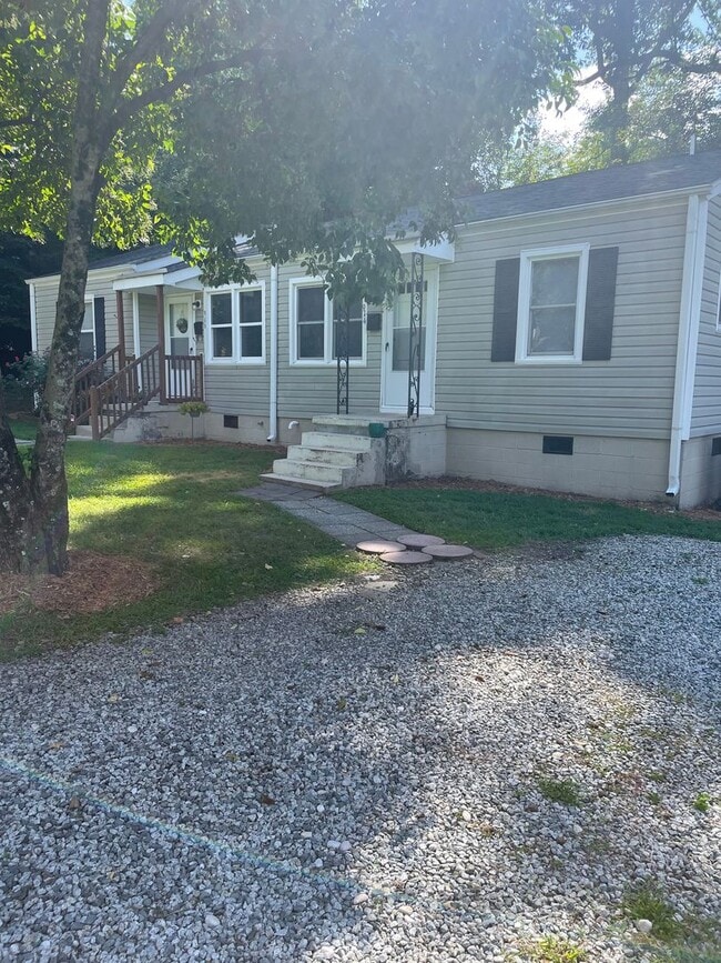 Primary Photo - Adorable Duplex Located Off Spring Garden ...