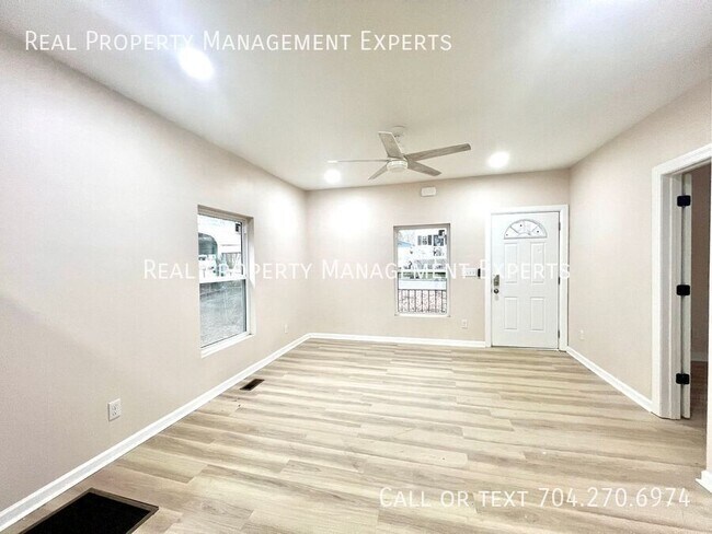 Building Photo - 147 Dixon Cir