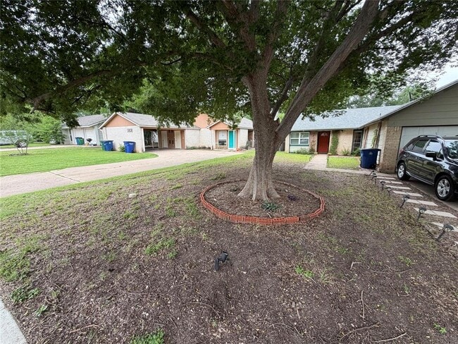 Building Photo - 5806 Emerald Forest Dr
