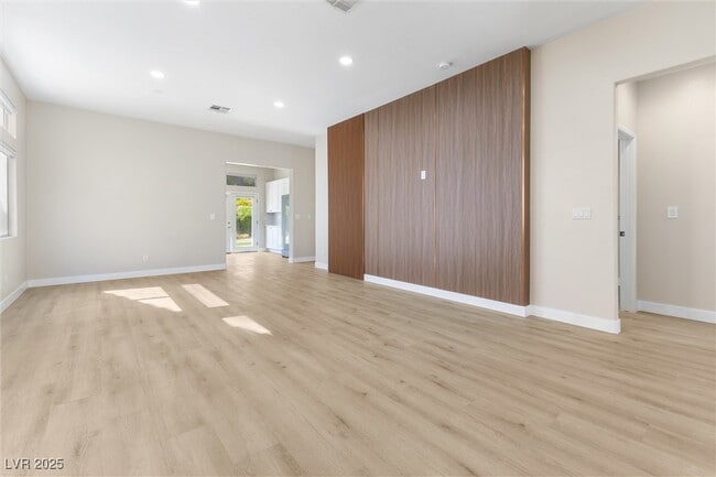 Building Photo - 1725 Pacific Breeze Dr