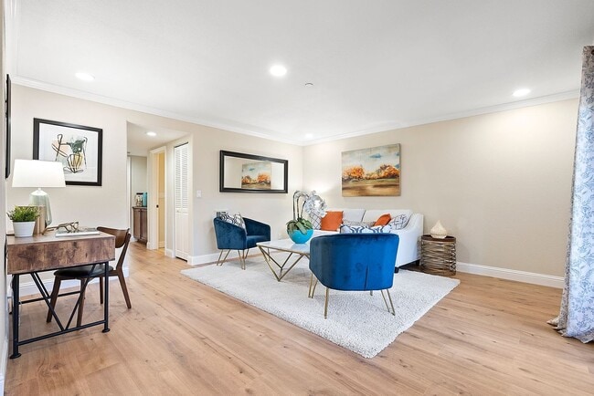 Building Photo - Bright and Spacious 2-Bedroom Condo with W...