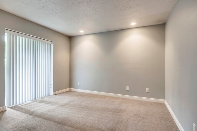 Building Photo - 151 S 1050 W