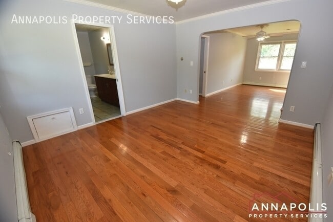 Building Photo - 127 Riverview Ave