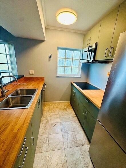 Building Photo - 600 Euclid Ave