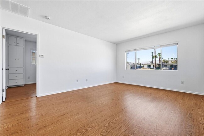 Building Photo - 4444 E Sunny Dunes Rd