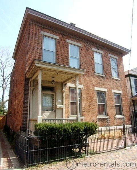 Building Photo - 654 City Park Ave