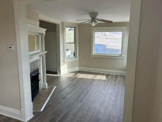 Building Photo - 221HEN