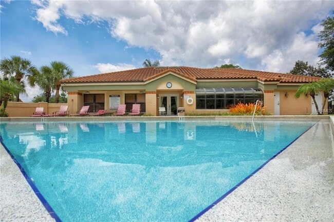 Building Photo - Dr Phillips 2 bedroom 2 bath with 1 car ga...