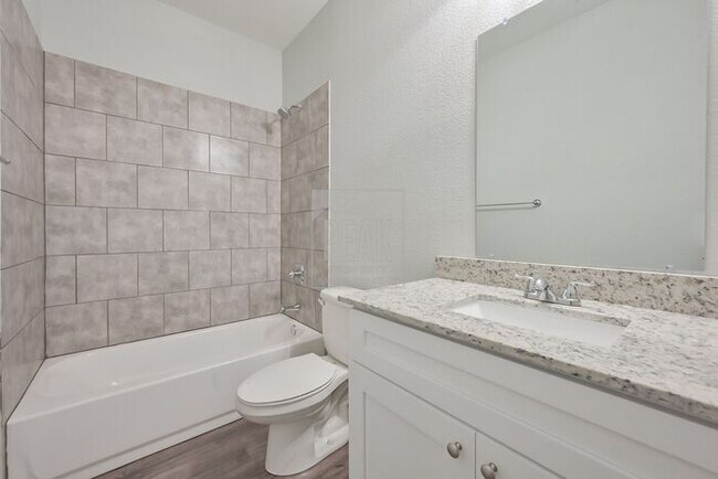 Building Photo - $1500! Stylish 2BR Townhome with 15 Minutes from Downtown Fort Worth Stockyards! Free application...