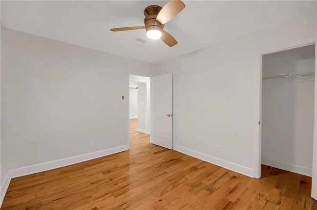 Building Photo - 8 Huntington Pl Dr