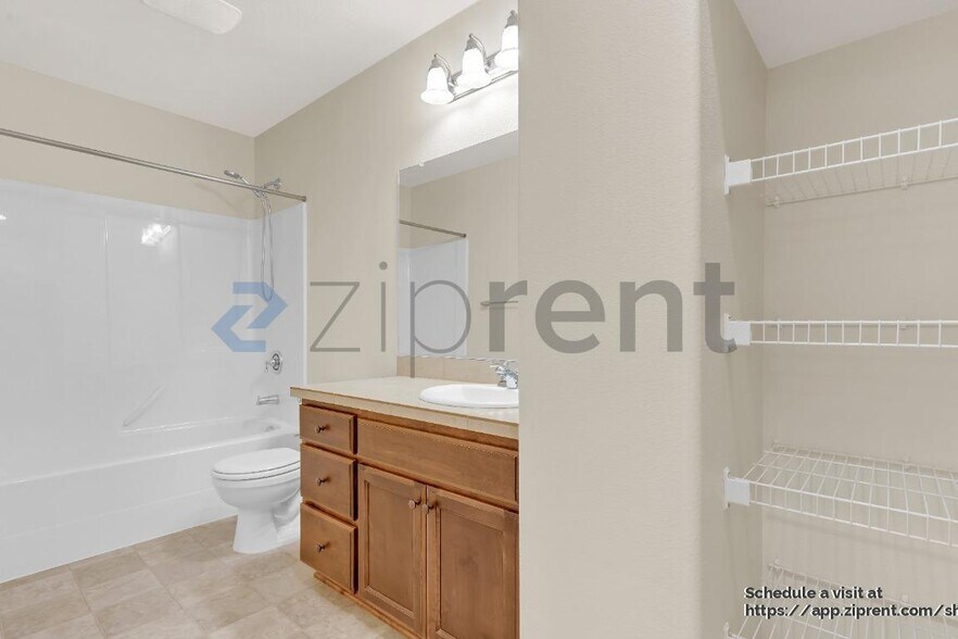 Building Photo - 17547 SW Vanguard Ln