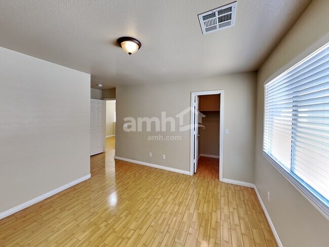 Building Photo - 7300 Vinca Rd