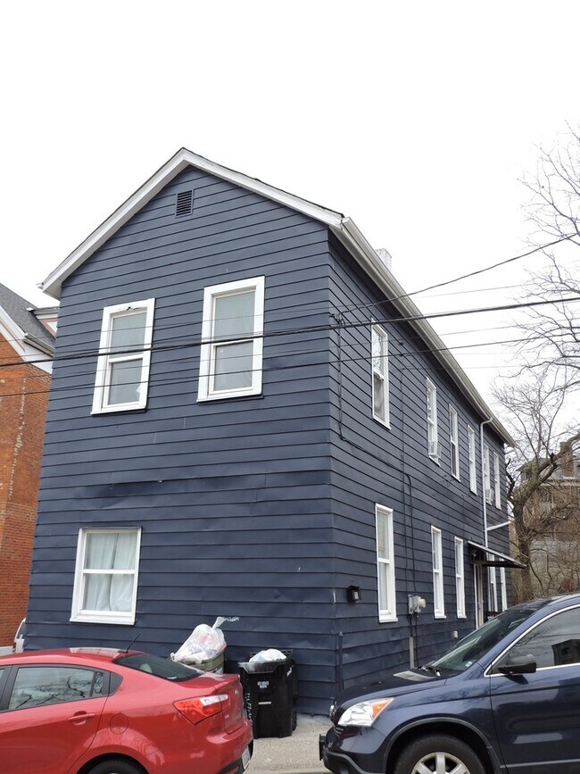 Building Photo - 110 Lyon St