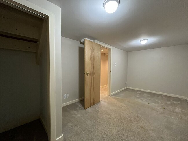 Building Photo - Charming Portland Home with Original Hardwood Floors, Finished Basement & Large Kitchen