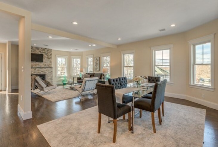 Building Photo - 107 Warren St