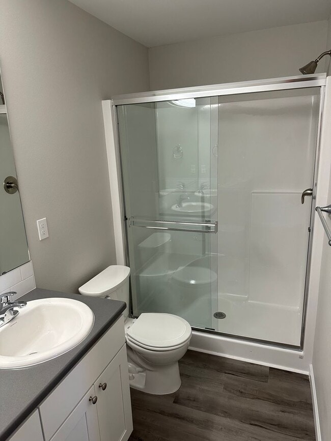 Building Photo - New 3 Bed / 2.5 Bath Duplex! $500 Amazon Gift Card! First 1.5 Month's Rent Is Free!