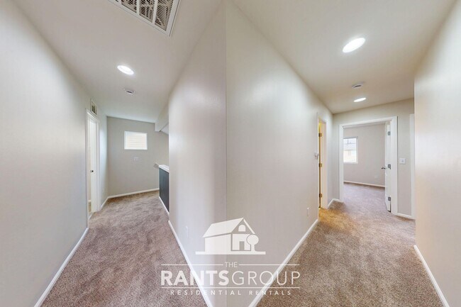 Building Photo - Spacious 4-Bedroom, 2.5-Bath Home with Open Layout in Lacey!