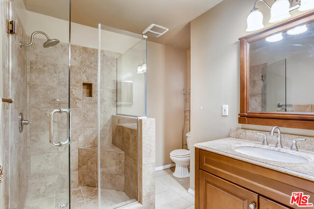 Building Photo - 10 Rawhide Ln