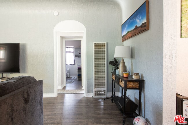 Building Photo - 5177 Bohlig Rd