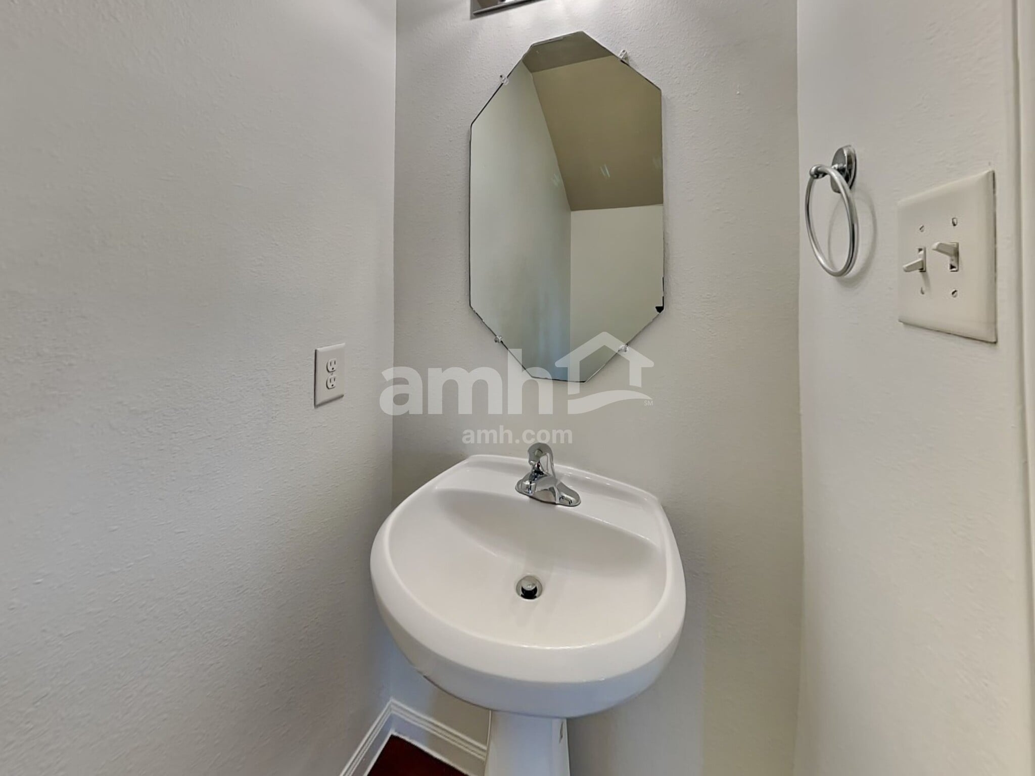 Building Photo - 911 Redcrest Springs Ct