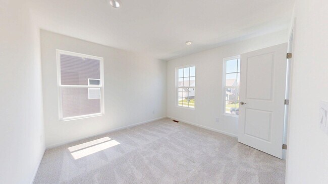 Building Photo - 826 Kuss Dr