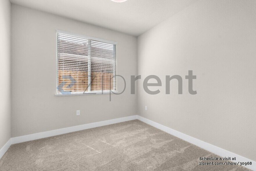 Building Photo - Unit