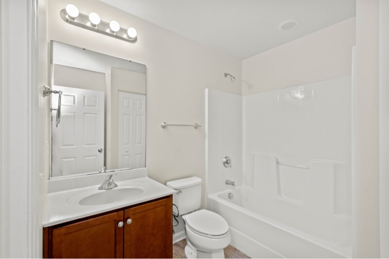 Building Photo - 75 Nicholas Dr