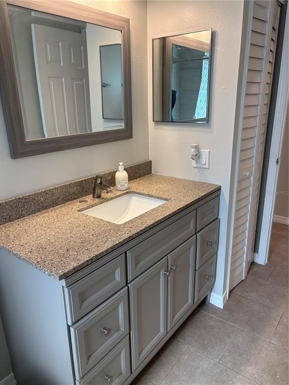 Building Photo - 8363 Jennifer Ln