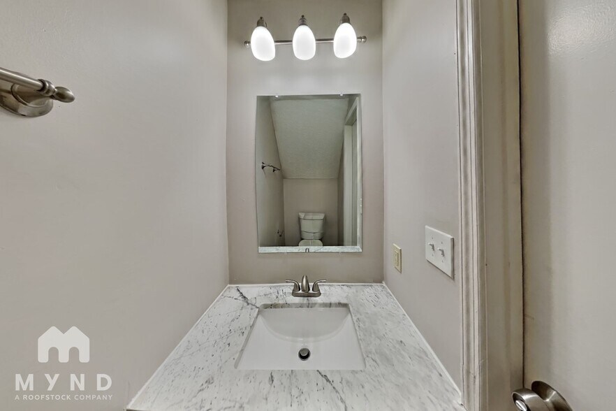 Building Photo - 5531 Downs Way