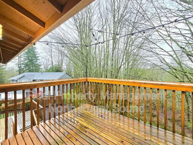 Building Photo - 8311 15th Pl NE