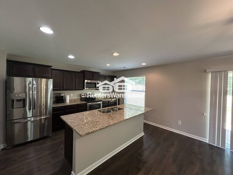 Building Photo - 665 Waterstone Dr