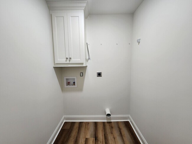 Building Photo - 4033 Colbie Way