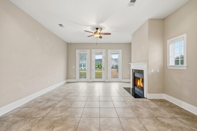 Building Photo - 109 Lac Courte