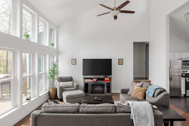 Building Photo - **Furnished Winter Rental** 3 Bed, 2 Bath Home on Wellesley Island