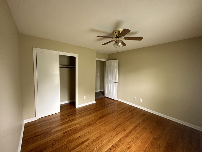 Building Photo - 3437 Queens Way