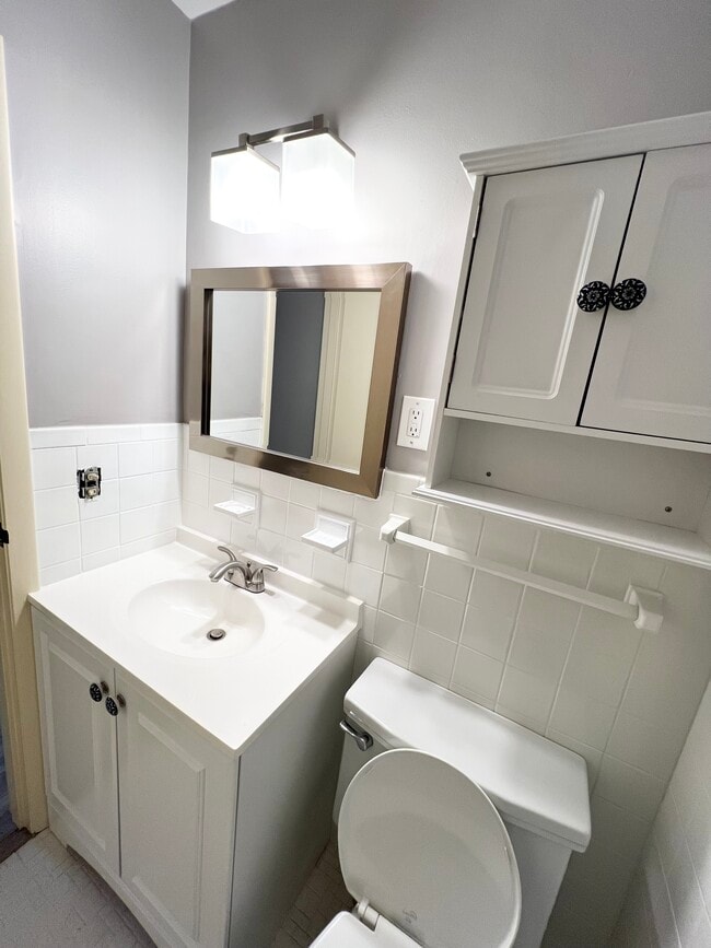 Building Photo - 20301 Shelburne Rd