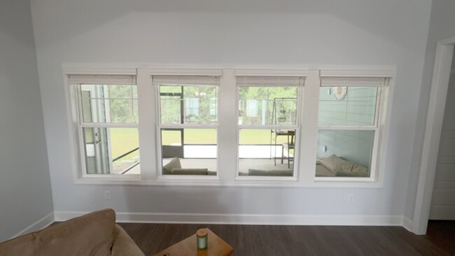 Building Photo - 4/3 fairly new & updated home!