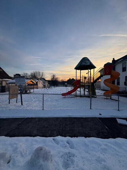 Building Photo - 96 Cleveland St