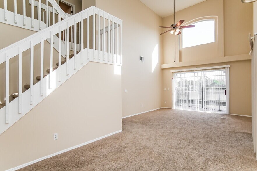 Building Photo - 2630 Walden Ct