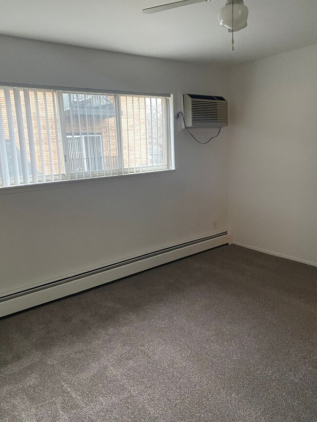 Interior Photo - RMSA - MAPLESIDE APARTMENTS