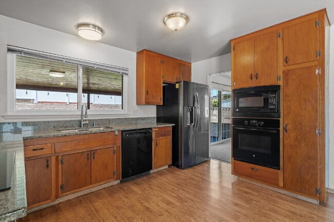 Building Photo - 8346 Lake Baca Dr
