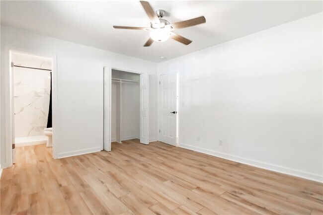 Building Photo - 2332 S Clover Dr