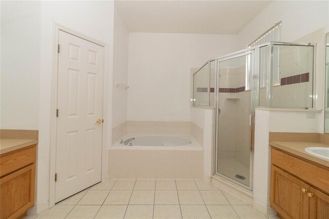 Building Photo - 4664 Cumbrian Lakes Dr