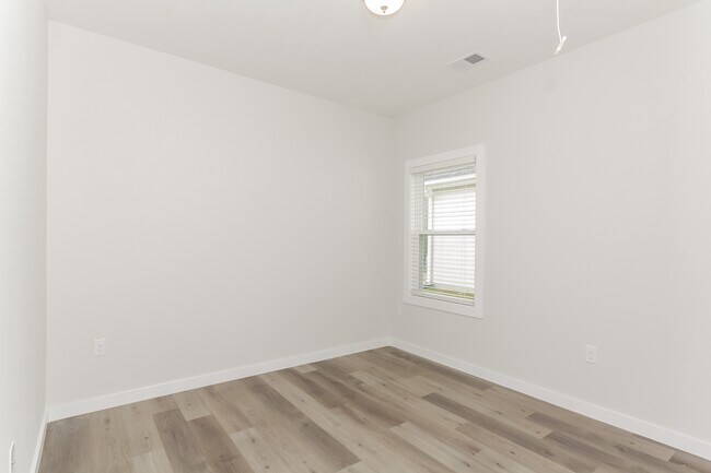 Building Photo - 6122 Hunter Ave, Charlotte, NC