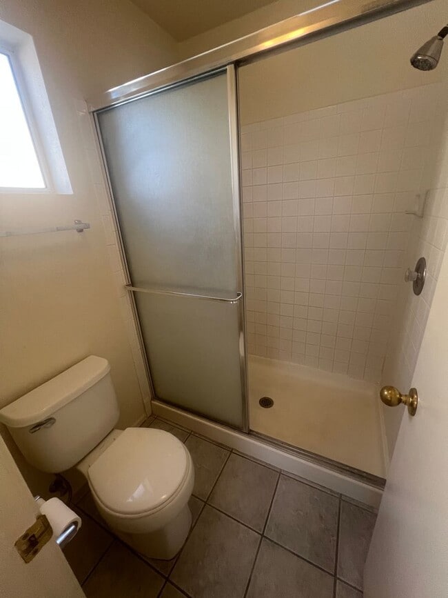 Building Photo - NICE 3 BEDROOM IN RITA RANCH WITH GREAT FL...
