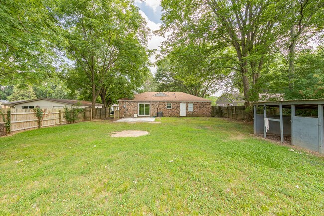 Building Photo - 2248 Colonial Hills Dr