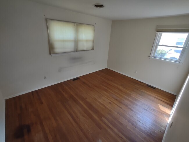 Building Photo - 158 Jordan Rd