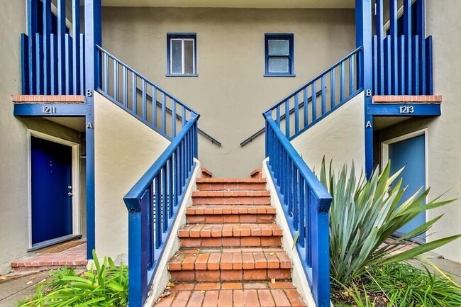 Building Photo - 1225 University Ave